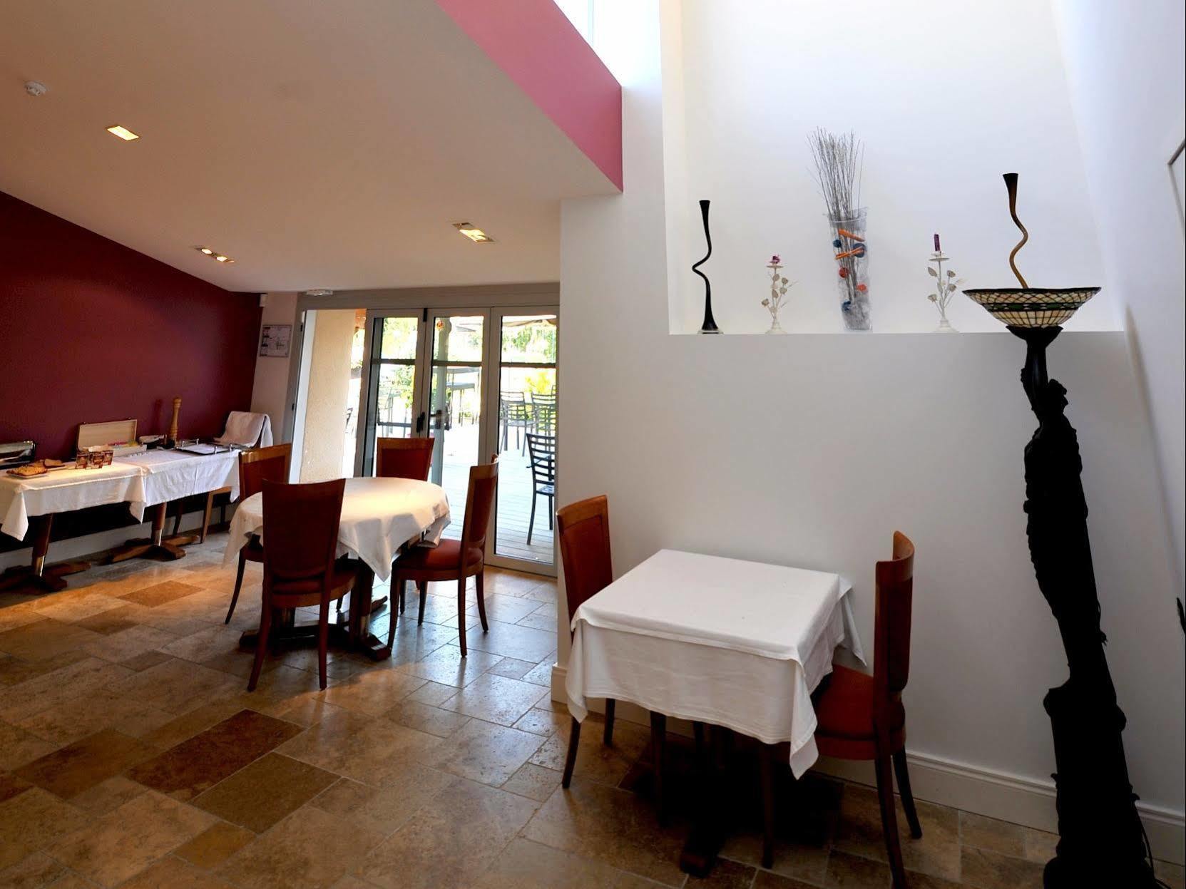 Hôtel Spa Restaurant l'Epicurial Saint-Pey-de-Castets Exterior foto